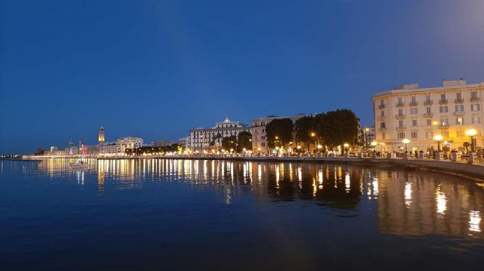 La Follia Dell'Architetto Villa Bari Buitenkant foto